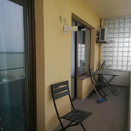 King 1 * Mamaia